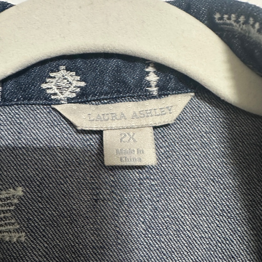 Laura Ashley Denim Southwest Embroidered Rhinestone Button jean jacket Sz 2X - Picture 2 of 7